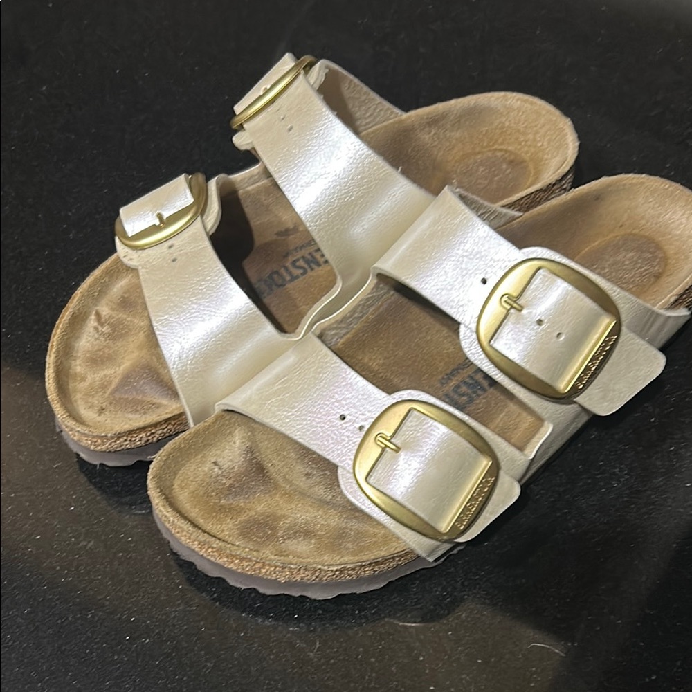 EEUC Birkenstock Women's Sandals in Gold Pearl Cream with Gold Buckles